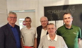 Rotary-Präsident Dirk Kehrhahn mit Tobias, Dr. Joachim, Astrid und Dennis Stolz (vlnr)