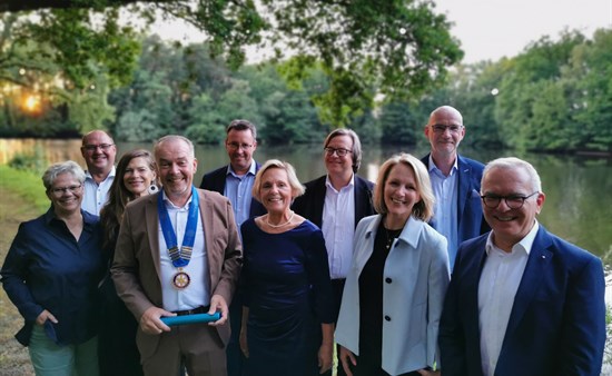 Der RC Elmshorn hat einen neuen Vorstand. Peer Olav Breuss löst als Präsident Ellen Kruse ab