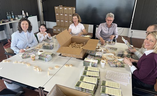 Vorbereitungsarbeiten - Die GlücksEier sind Handarbeit